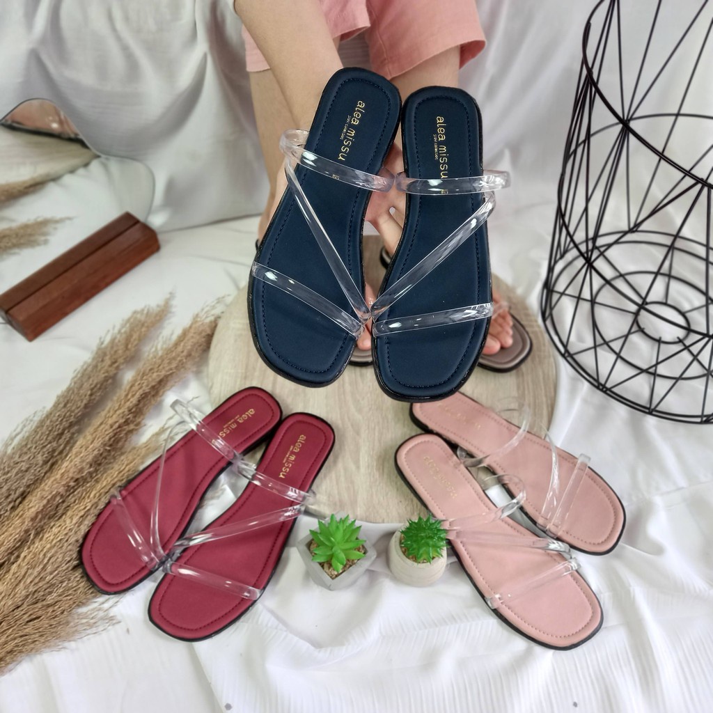 Sandal Flat Wanita Alessia Flat Sandals