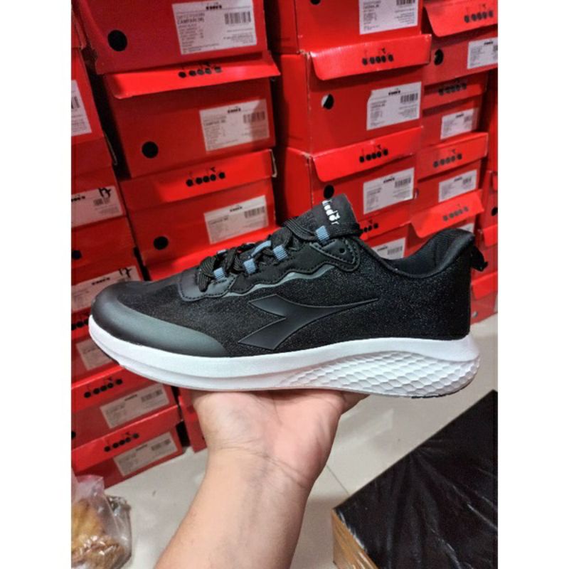 Diadora Bernando Black 41