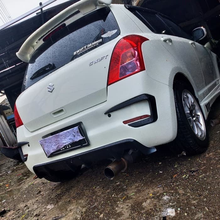 Bumper Belakang Swift ST