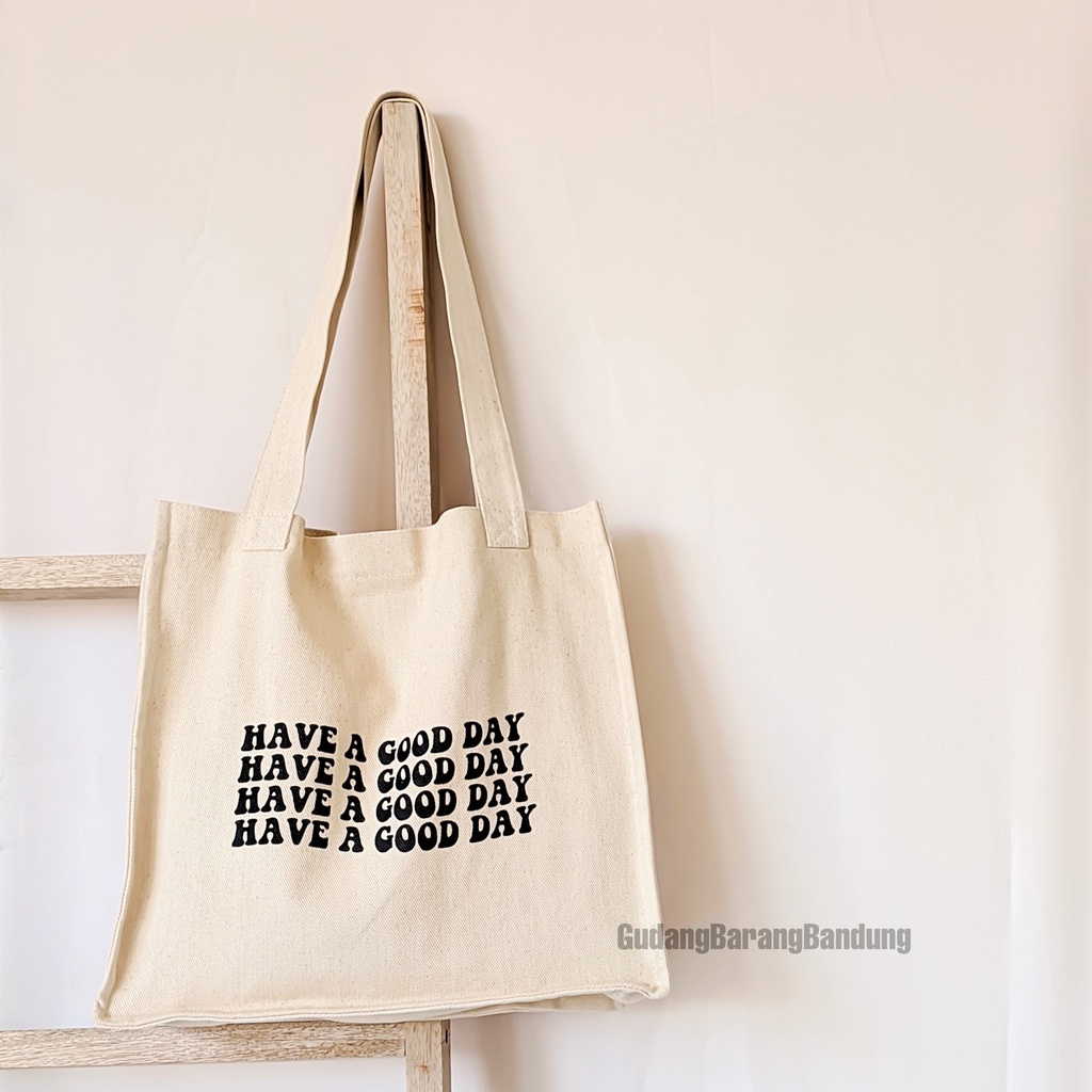 Tote Bag Kanvas dengan Desain Square 'Good Day': Gaya yang Ceria untuk Aktivitas Anda!