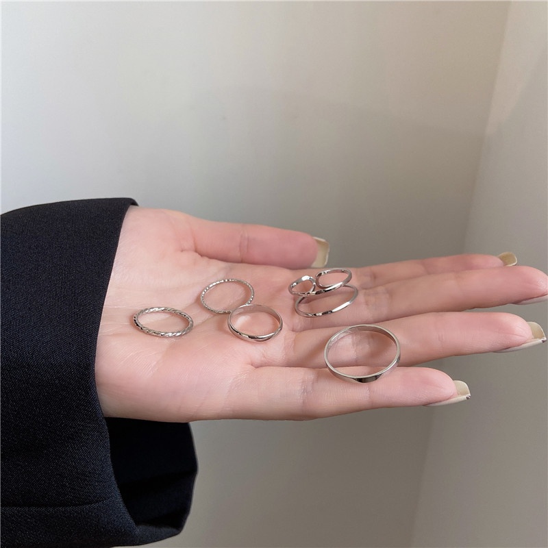 5Pcs/Set Korean Minimalist Smooth Gold/Black  Geometric Metal Rings / Women Trendy Simple Metal Stackable Knuckle Rings / Lovely Gifts For Good Friends Or Girl Friends /Popular Trendy  Punk Alloy Rings Party Jewelry