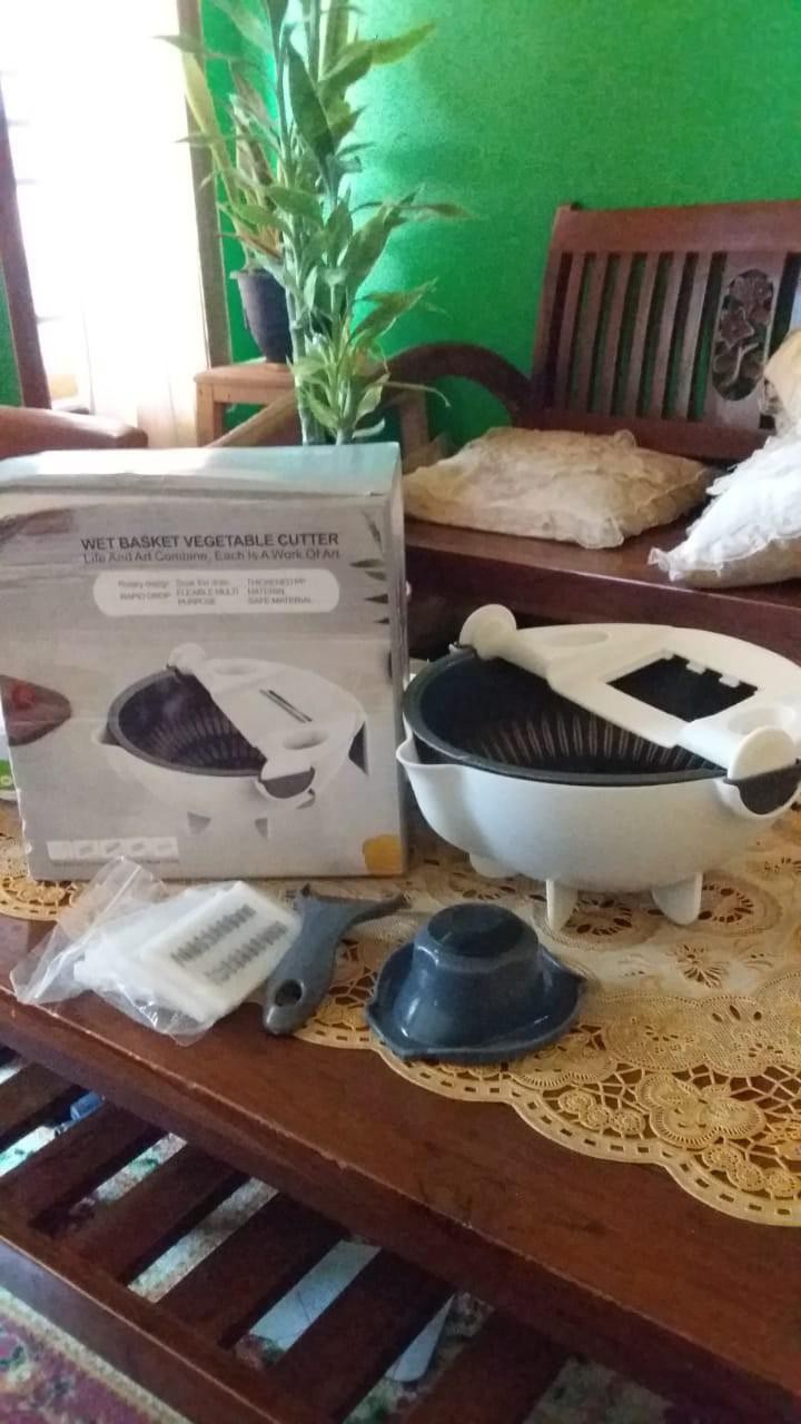 Parutan 7in1 Serbaguna Stainless Steel / Perlengkapan Rumah / Peralatan Masak / Parutan & Peeler