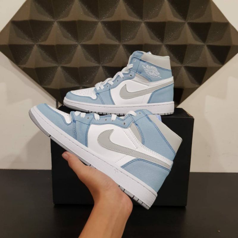 nike jordan 1 hyper blue