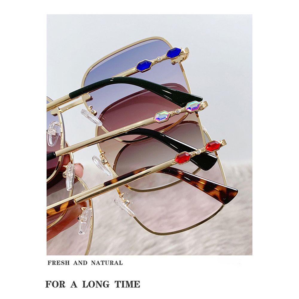 Lily Brown Kacamata Hitam Wanita UV400 Vintage Square Sun Glasses