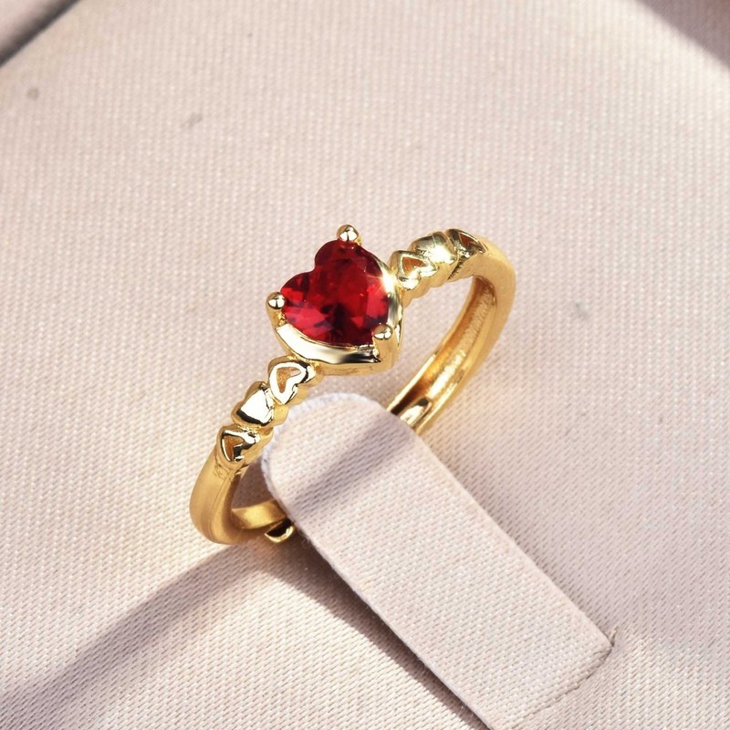Cincin Ruby Berbentuk Hati Baja Titanium Emas Kristal Fashion Wanita Pernikahan Rings