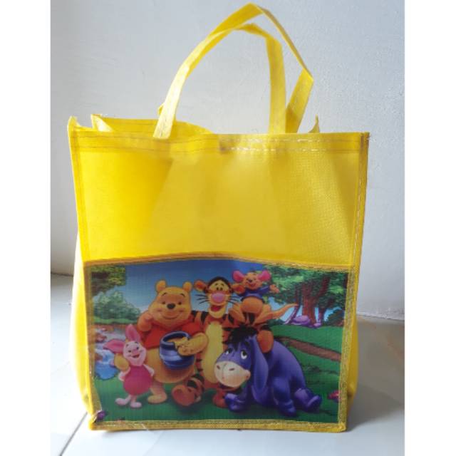 

Tas Ulang Tahun Winnie The Pooh Kuning