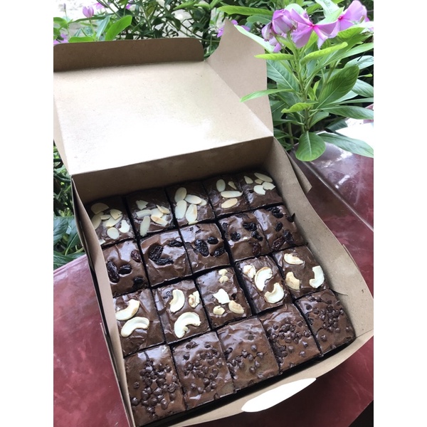 

BROWNIES PUDGY SHINY AND CRUSH PREMIUM