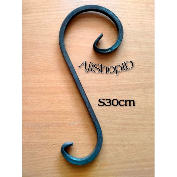 ornamen pagar besi tempa nako leter S 30cm