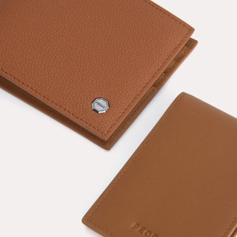 PDRO Men Textured Leather Bi-Fold Wallet with Insert