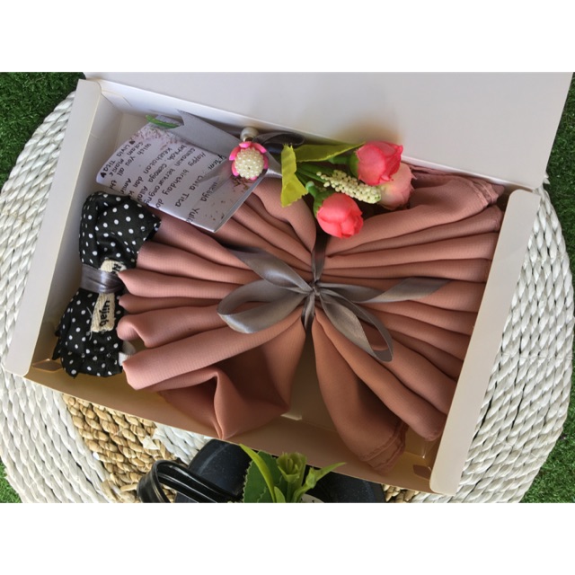 Hampers Gift Box Kado Box Hijab 75k Shopee Indonesia