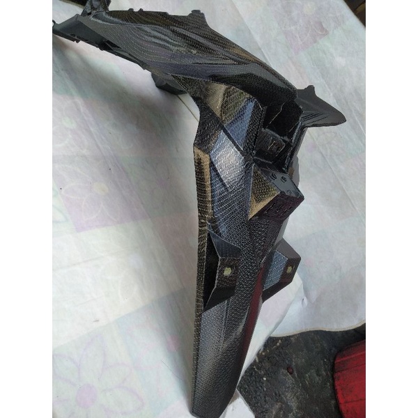 Spakbor belakang carbon Beat LED 2020