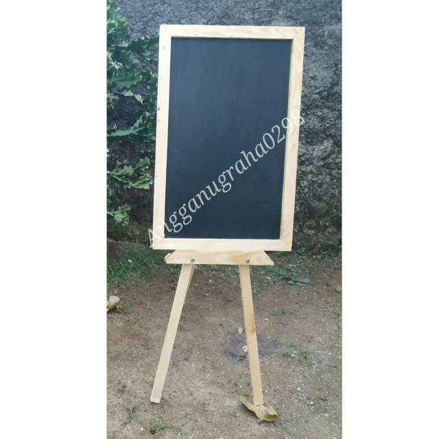 

PAPAN TULIS KAPUR + STANDING TRIPOT PAPAN MENU CAFE PAPAN BOARD + KAKI KAYU PENYANGGA DEKORASI PESTA