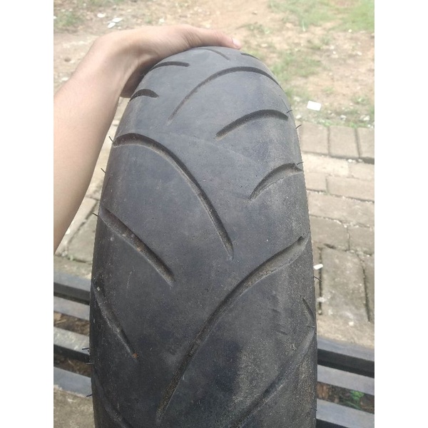 Ban 120/70 15 XMAX depan