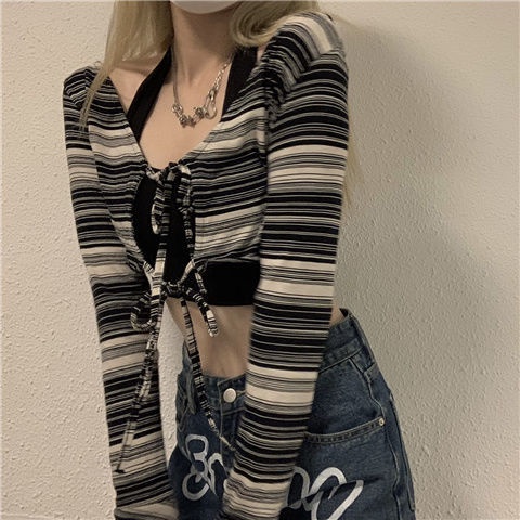 kaos wanita korean style black and white striped short cardigan lace up T-shirt lengan panjang two-p