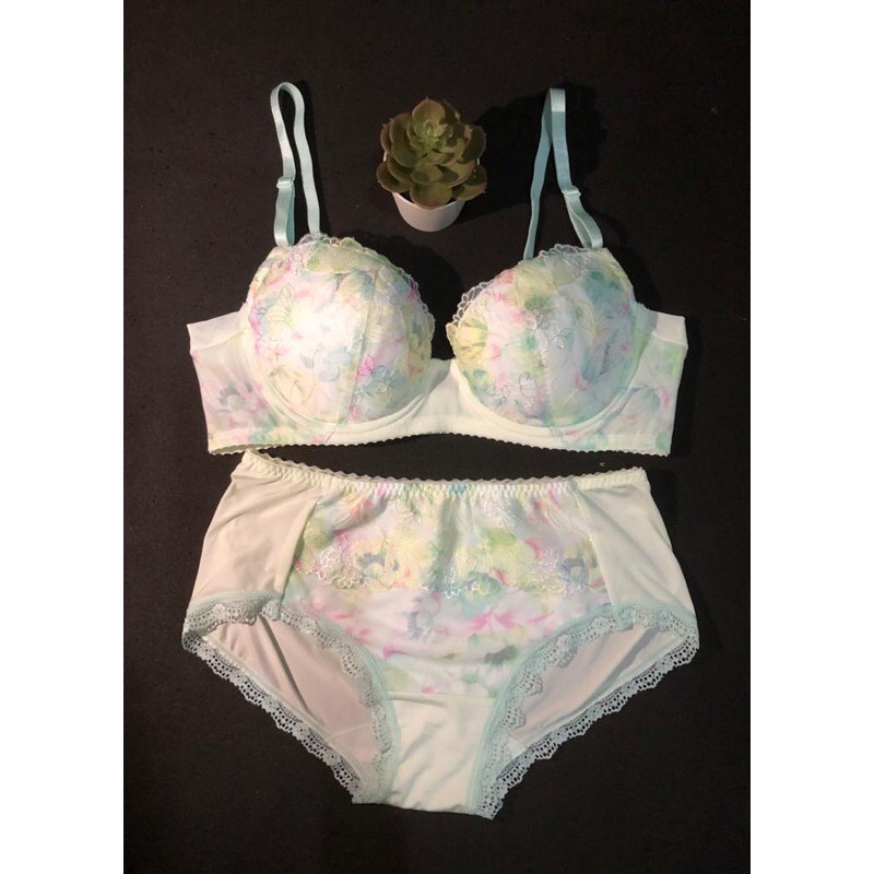 Wacoal Bra set