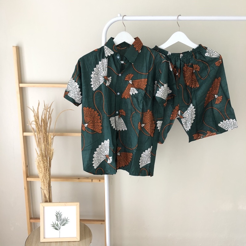 hirafa - One Set Setelan Atas Bawah Full Kancing / Baju Santai Tie Dye / Baju Wanita Pria-Kipas - Hijau Tua