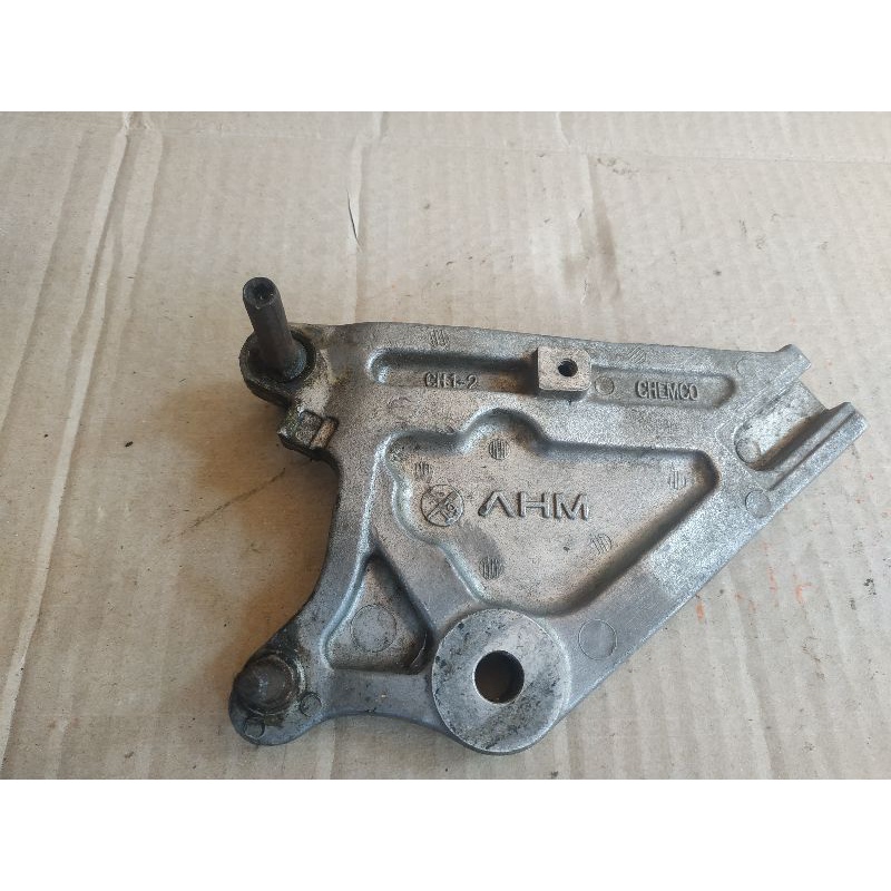 Bracket breket dudukan kaliper rem cakram belakang supra x 125