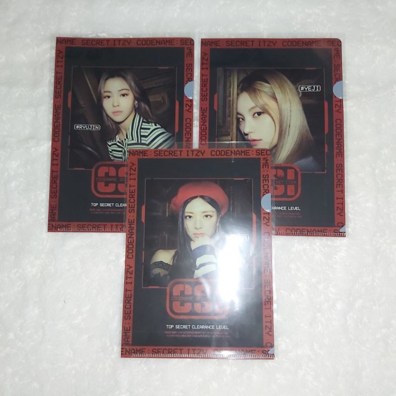 Ready Stock Itzy CSI Merch MD Benefit L - Holder Map Official Sealed Ryujin Yeji Yuna