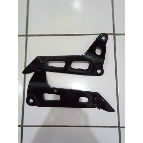 dudukan footstep postep pijakan kaki belakang Yamaha Vega r lama FizR f1zr force one crypton Alfa or