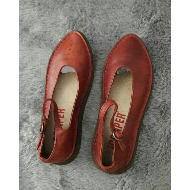 Preloved flat shoes camper /sepatu second