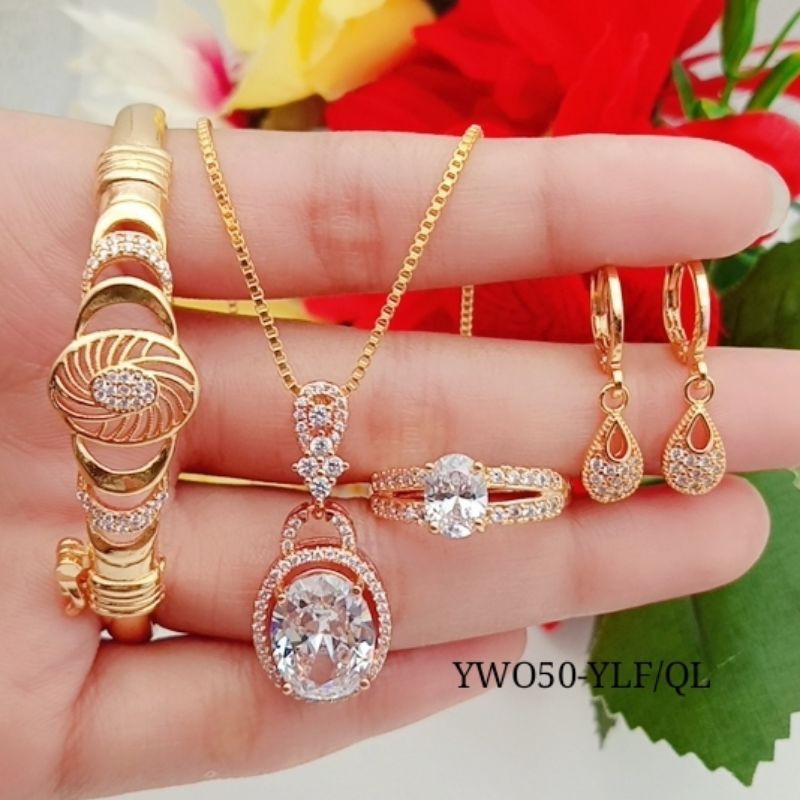 perhiasan lapis mas permata kristal terawet