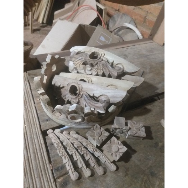 kaki dan mahkota +aksesoris sangkar perkutut ukiran jati