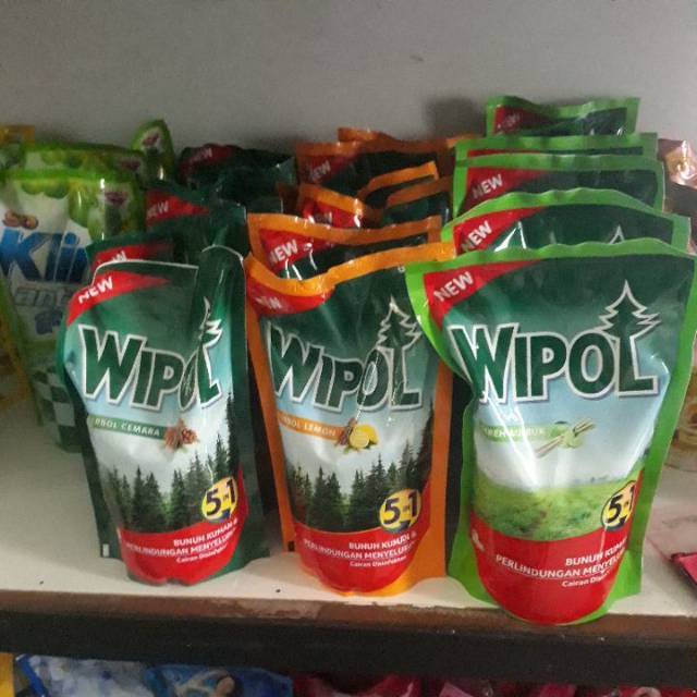 Wipol karbol pembersih lantai 750ml cemara khusus instan