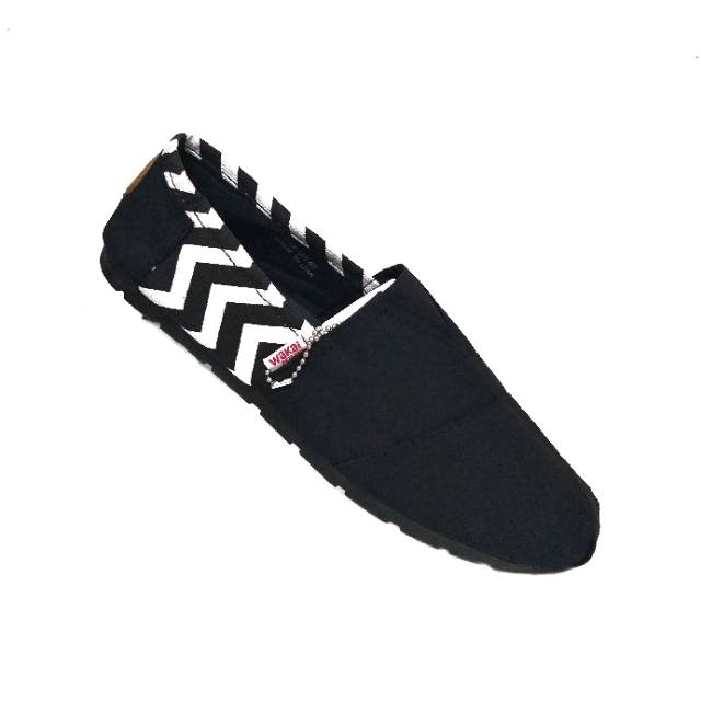 Sepatu unisex SANTAY kombinasi random