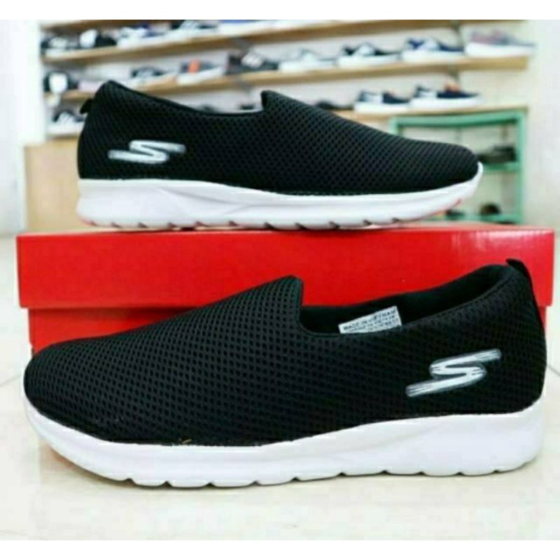 Sepatu slip on sneakers pria wanita full black sol ringan phylon terlaris termurah bisa COD