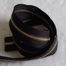 

Daun Retsleting Gigi Mas kwalitas A - Hitam