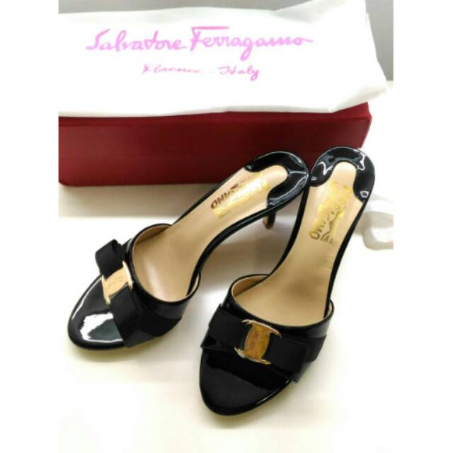 Ferragamo Sandal Heels Black sz.38