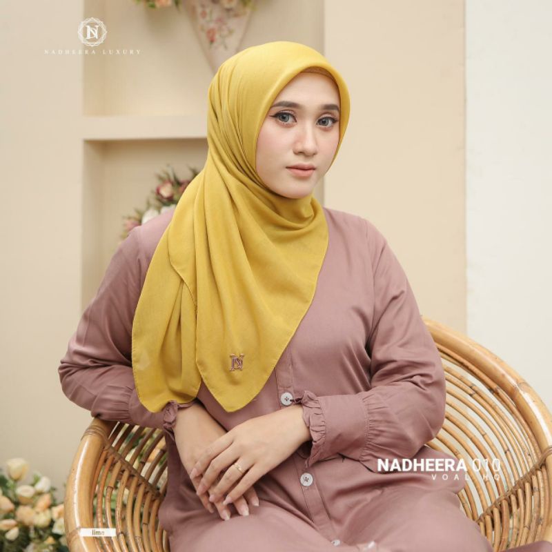 HIJAB VOAL NADHEERA 010