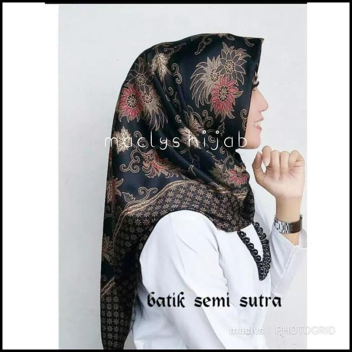 Hijab Segi empat motif batik hitam /semi sutra /halus murah