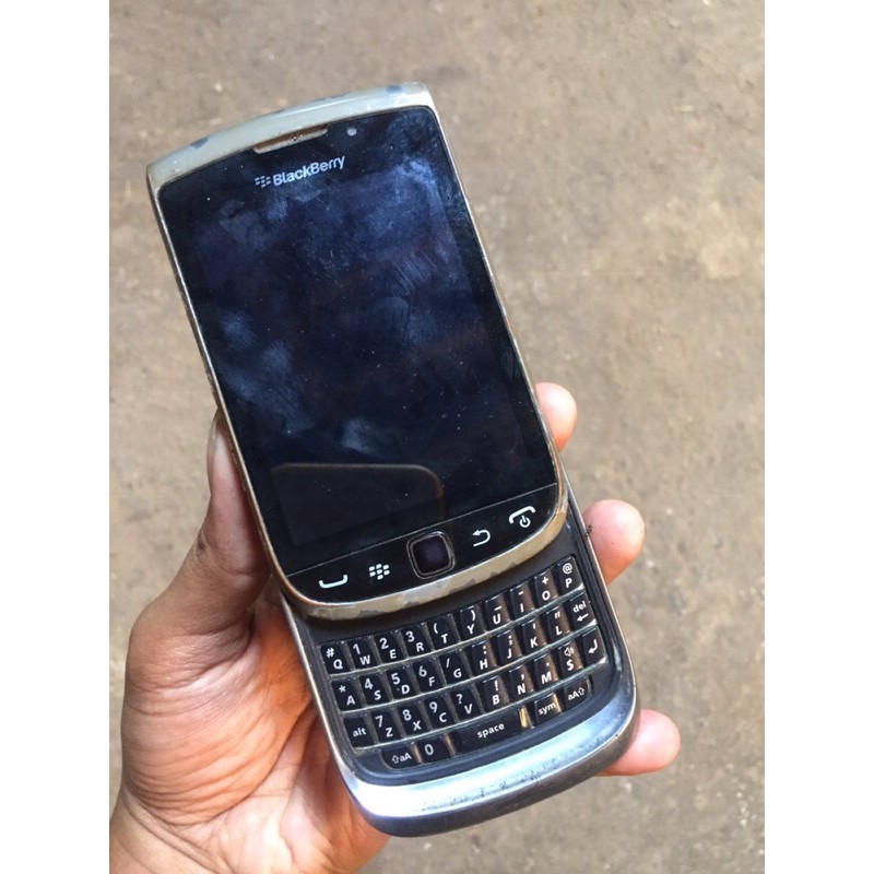 Blackberry Torch 9810 kondisi rusak
