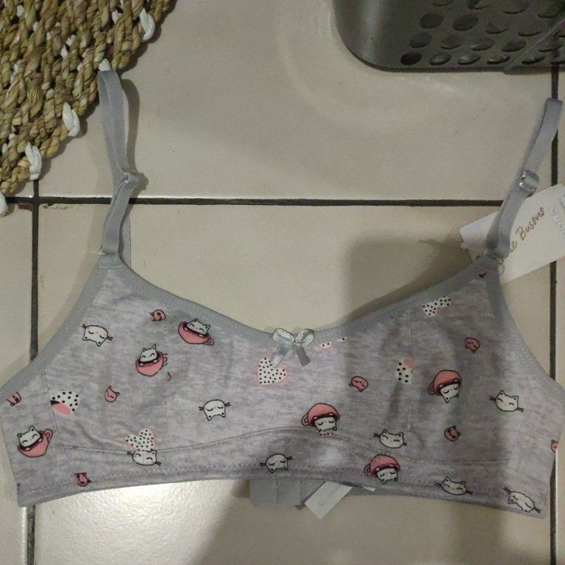 bra nevada step 2 size 32 untuk ABG