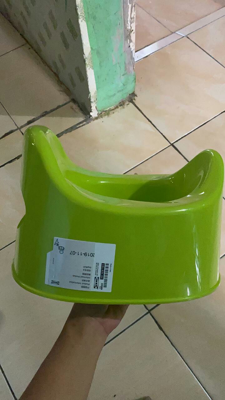 Toilet Duduk Peralatan Kamar Mandi Untuk Anak Berwarna Hijau Li340