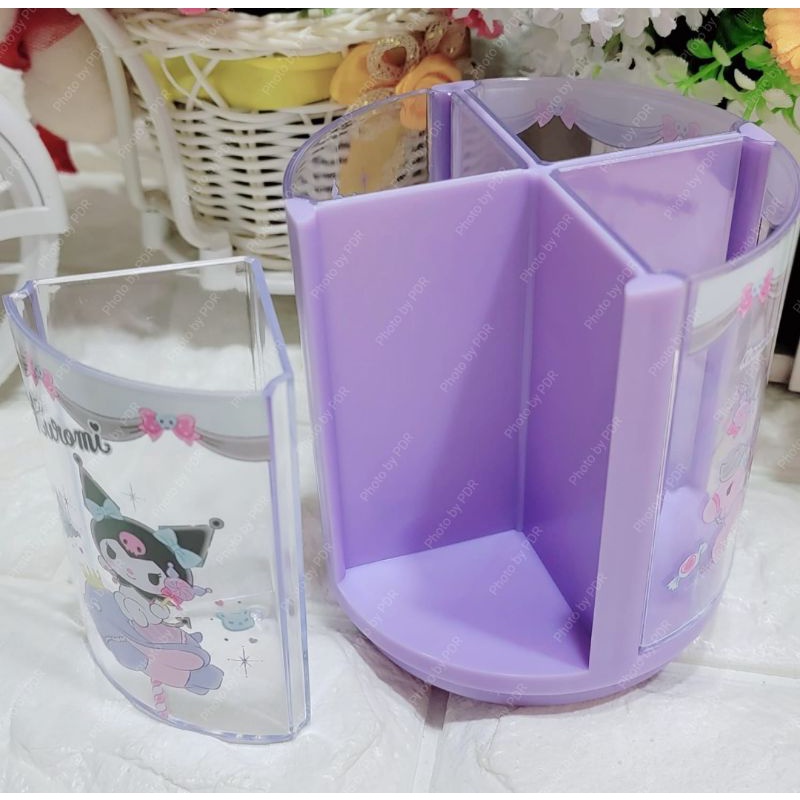 

Rotating Pen Stand / Tempat Pen Pensil Putar Akrilik Sanrio Karakter Kuromi