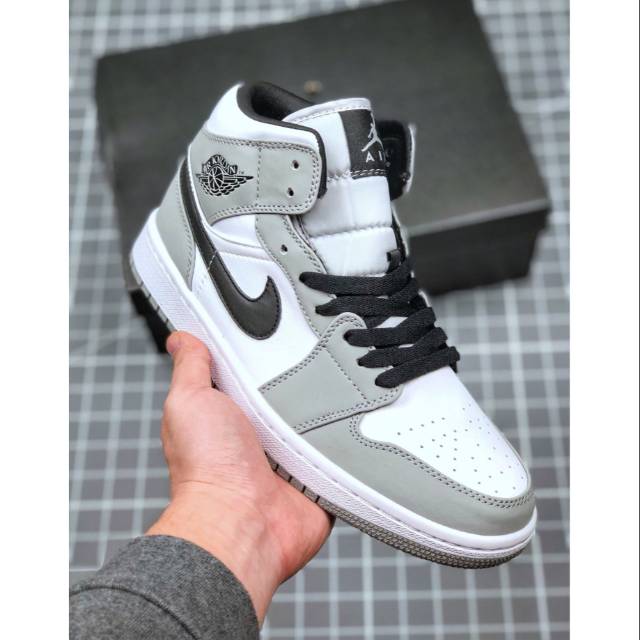 black white gray jordan 1
