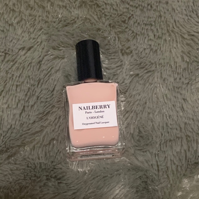 Nailberry (a touch of powder)