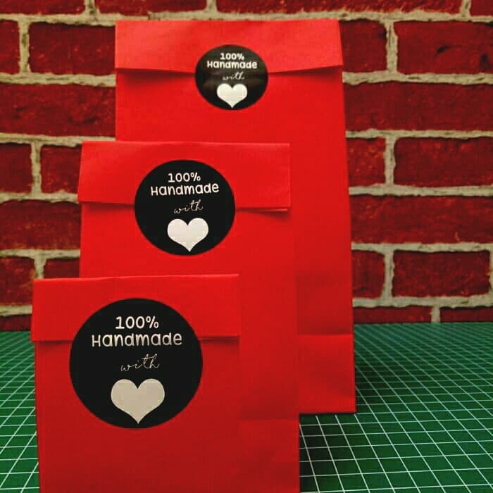 

Paper Bag Kecil Warna Merah Tanpa Handel 12X6X4 - S