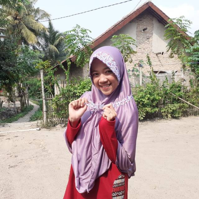 Bergo serut motif bunga