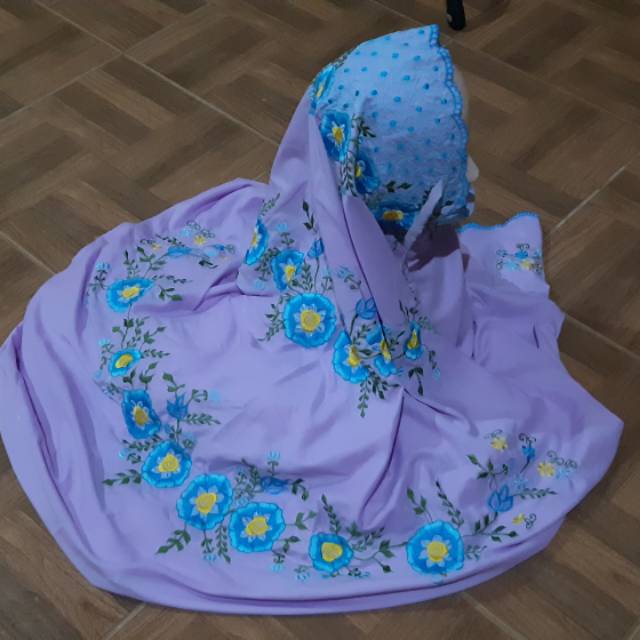 Mukena polino warna