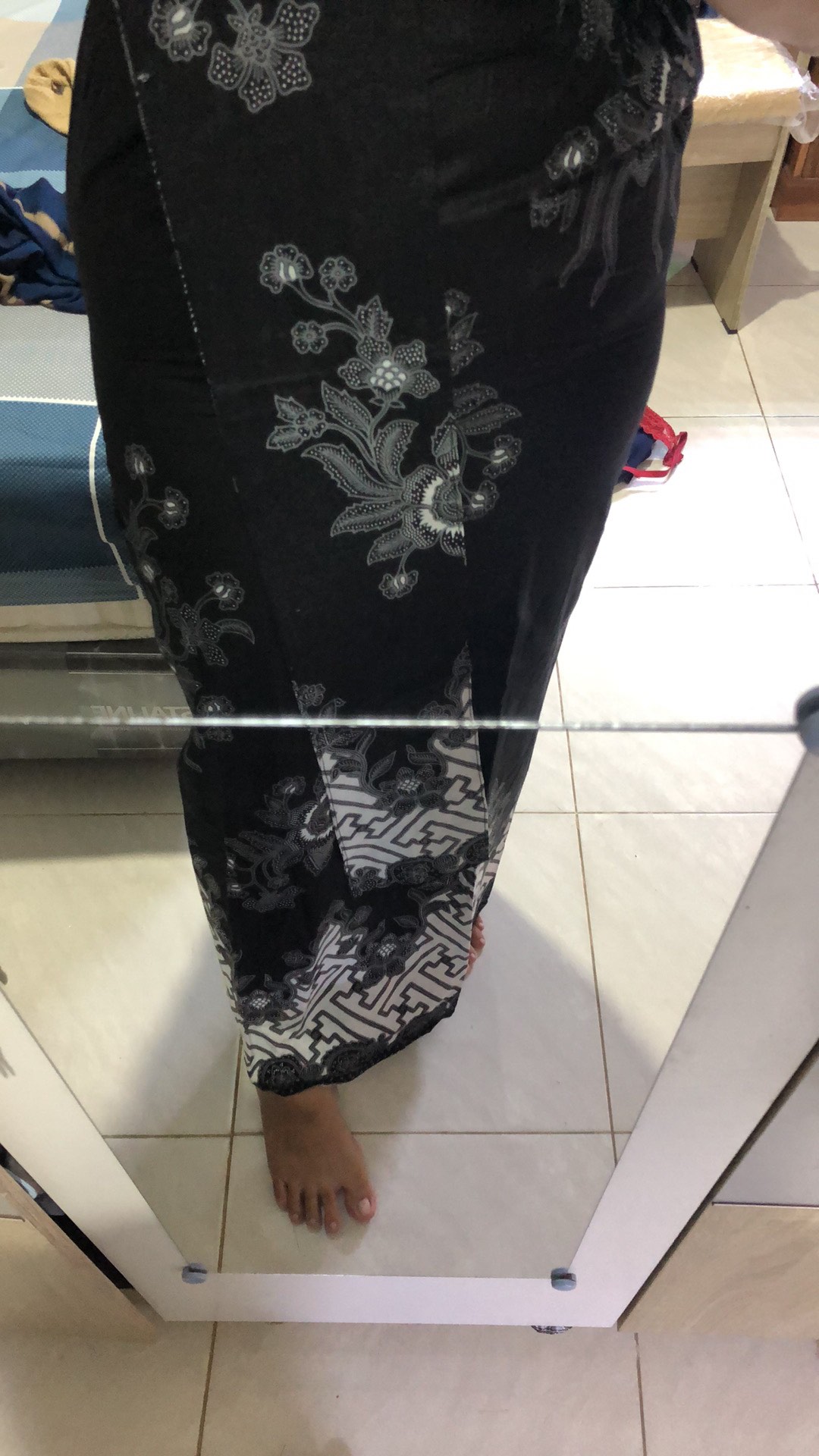 Ready Warna Cream Dan Grey - Batik Couple Dilan Danilla Tile Brukat Tunik Alika Selendang Azzura