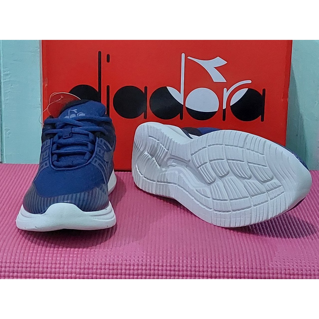 Sepatu lari pria navy DIADORA 100% Original