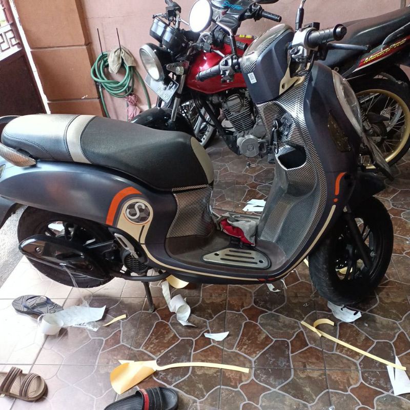 striping stiker les body scoopy 2021 biru Dongker