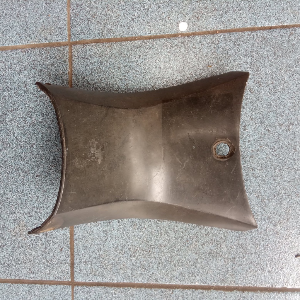 Sambungan legshield tengah Honda Supra X 125 original