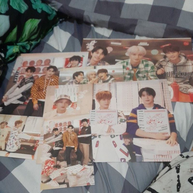 [ready stock] sharing nct 127 season greeting 2022 jaehyun taeyong mark haechan doyoung jungwoo