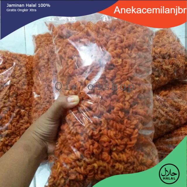 

Cemilan Makaroni kriting / spiral / ulir kiloan 1 kg pedas murah
