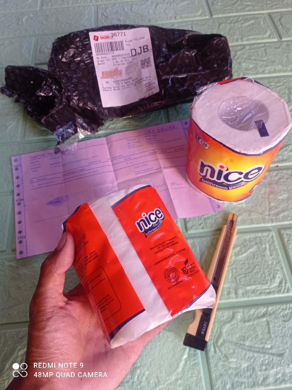 Tissue Nice Toilet Bathroom 238 Sheet Tisu Gulung Roll