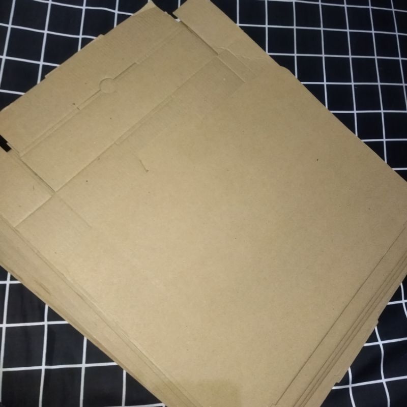 

Kardus Ukuran 20×20×4 cm